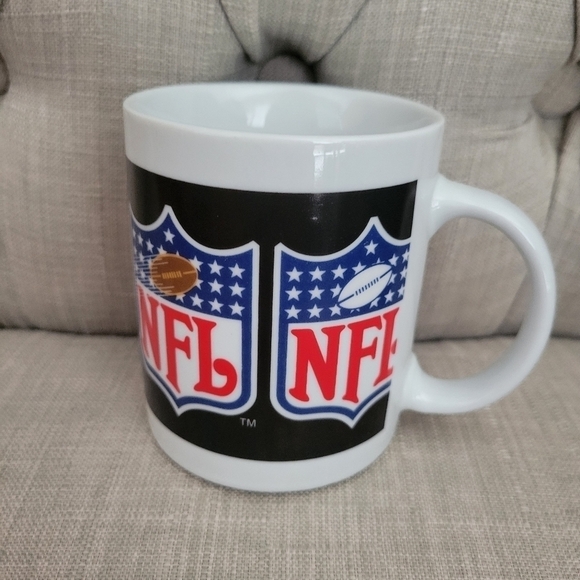 NFL Logo Vintage Football Mug - Picture 1 of 4